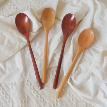 Cucchiaio in bambù naturale realizzato a mano per uso cucina