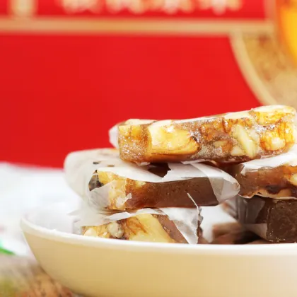 Sweet And Nutty Candy With Crispy Walnuts