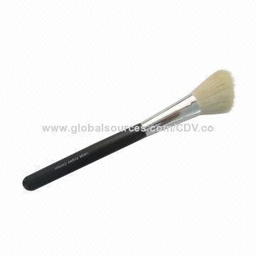 Makeup blush brush, made of wooden handle with great goat hair, various colors are available