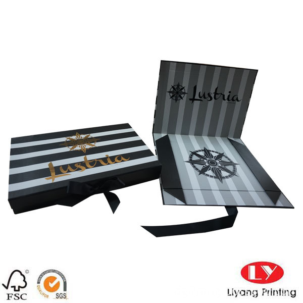 Black and white gift box2