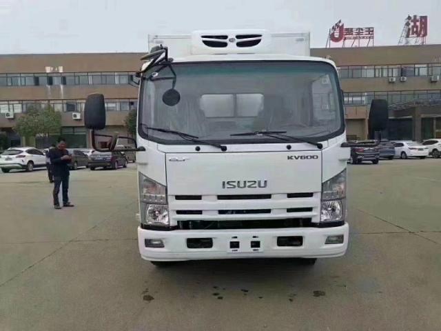 Isuzu 132 Horsepower Refrigerated Truck 4 Jpg