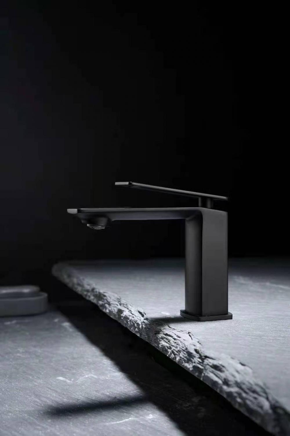 욕실 싱크 수도꼭지 매트 블랙 브러시 아연 합금 핸들 주방 싱크 믹서 수도꼭지