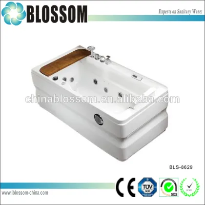 Wooden freestanding whirlpool bathtub with jets massage