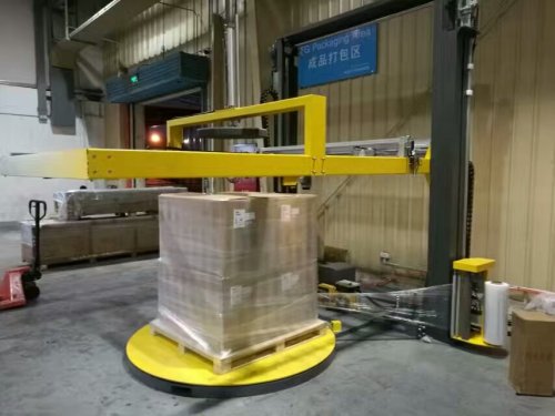 Palettenverpackung mit Deckblattspender