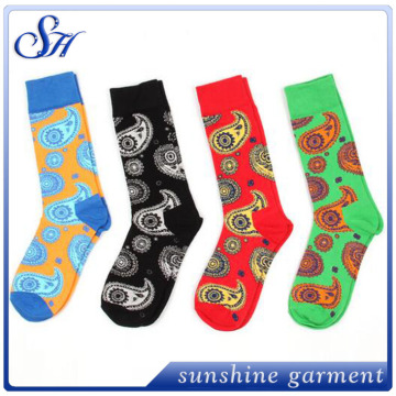 China Happy Paisley socks Wholesale Custom Mens Socks Manufacturer