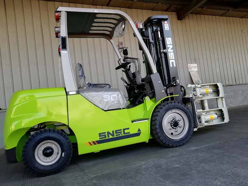 Forklift With Clamps