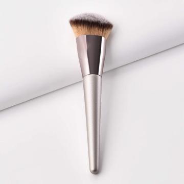 Brosse de fondation de maquillage incliné professionnel