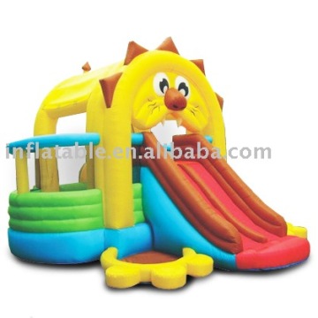 Inflatable lion bouncer