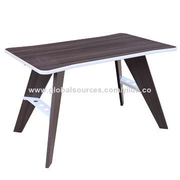 Wooden Computer Table, Measures 120x76x75cm