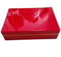 Pacchetto da date in legno lucido rosso di lusso