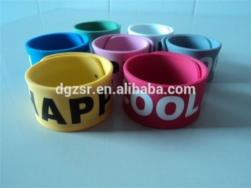 Wholesale fashion cheap silicone slap bracelets