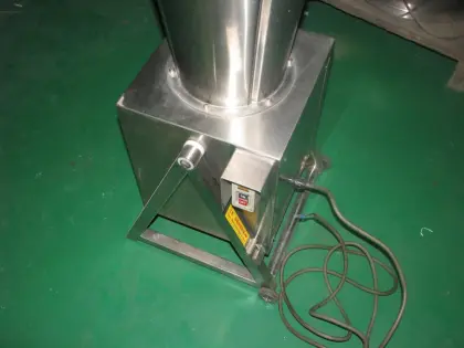 Commercial fresh fruit and vegetable crusher