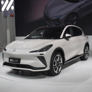 2023 Wysokiej jakości SUV-y elektryczne: używane 5-drzwiowe 5-lewasy IM LS7 dostępne w Chinach