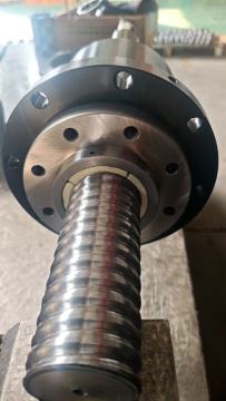 Rotating nut lead screw