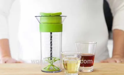 Creative Fashion Custom Salad Dressing Mixer Bottle Plastic Clear Salad Oil Dressing Universal Mixer