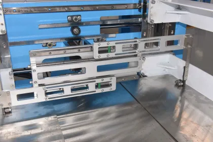 ZXY-A1300 Zhengxin Automatic 1.5kw Non Woven Bag Packing Machine