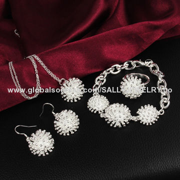 Silver-plated fashion copper snow ball necklace sets with chain, OEM/small orders are welcome