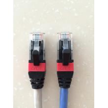 Cable de parche C6 con clip colorido