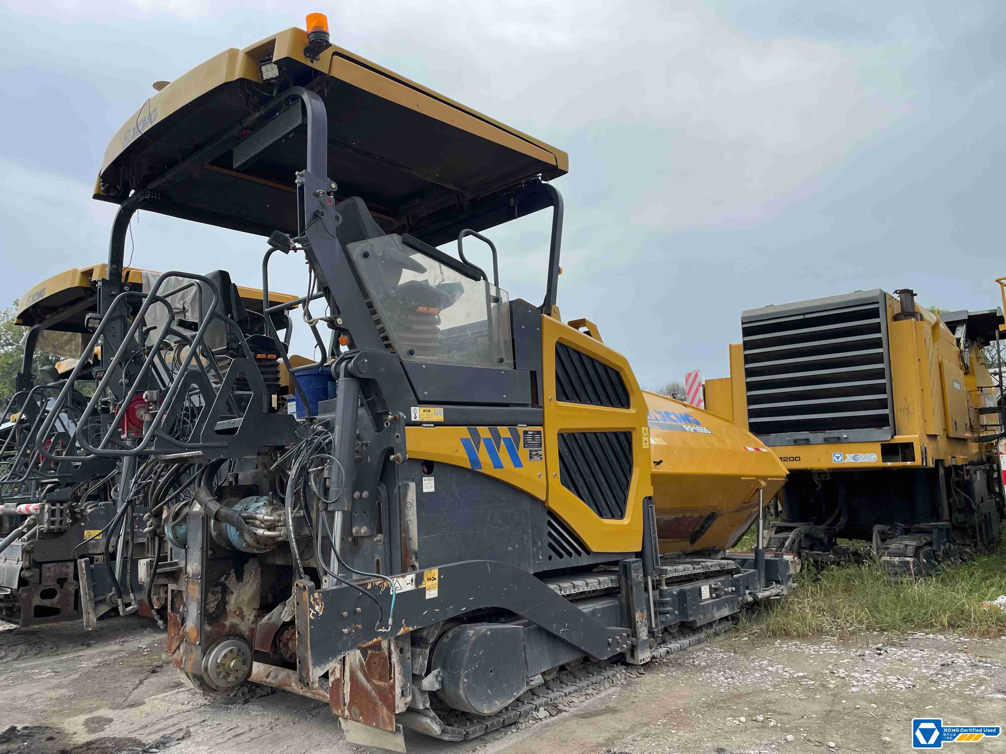 used-road-finisher used-road-finisher