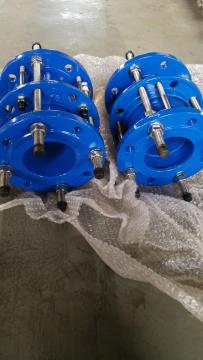 Smontaggio della flangia del giunto
