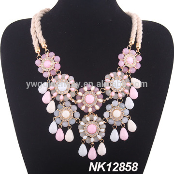2014 fashionable handmade bead flower necklace
