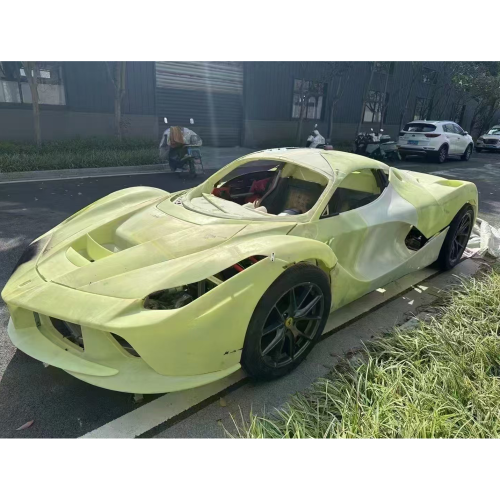 Прототип спортивного автомобиля в натуральную величину, напечатанный на 3D-принтере