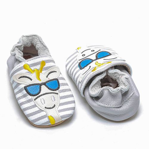 Zapatos de cuero suave del bebé recién nacido de verano