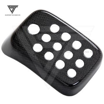 Carbon Fiber Rear Fog Lamp Cover with Camera Hole for 2013-2015 Ferrari F12 Berlinetta