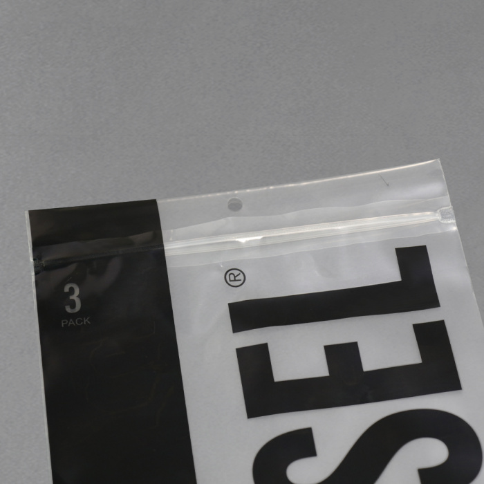 ເຄື່ອງນຸ່ງຫົ່ມຖົງ zipper ທີ່ມີອາກາດຫນາວ matte