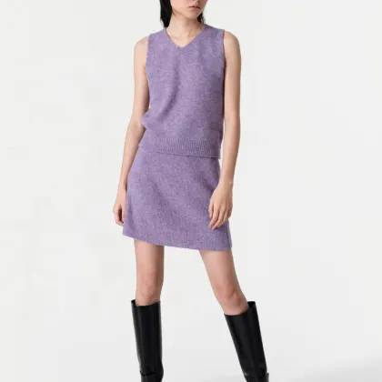 Women's Cashmere Knitted Sleeveless Vest & Skirt Set - Short Skirt and Sweater Chic Spring/Summer Look