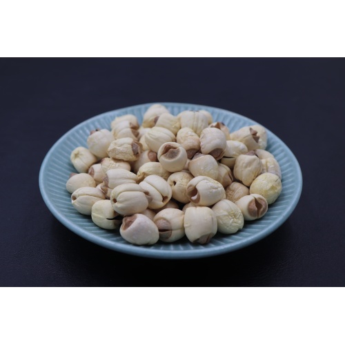 Hạt sen trắng phơi nắng