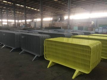 Metal Temporary Mesh Fence Crowd Control Barriers