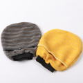 Microfiber wheel wash mitt