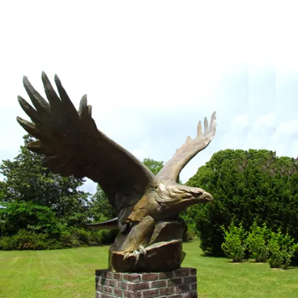 Outdoor decor popular cast brass hawk beauty eagle sculpture for sale