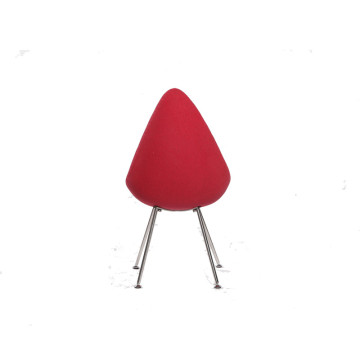 Cadeira de jantar de tecido vermelho pequeno