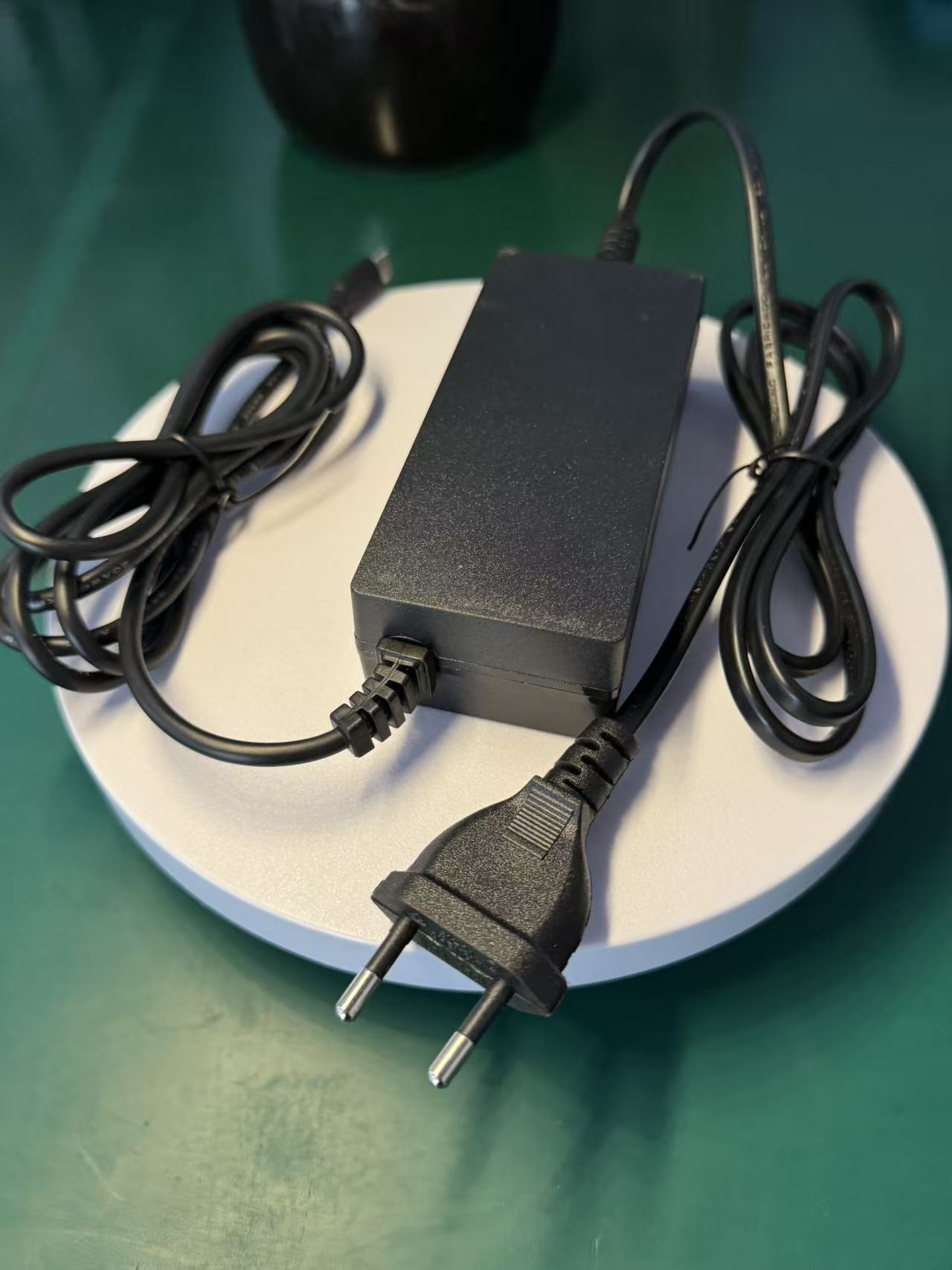 19V 3.42A 65W wall plug power adapter