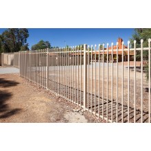 Soluções premium de cercas de guarnição para propriedades modernas