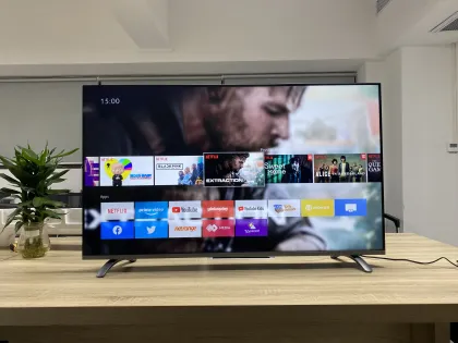 Skyworth 50/55 Inch 4K Smart LED TV with Full Flat Screen, Android OS, DVB-T2 Digital Signal and Analog Support