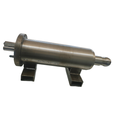 Adjustable angle hydraulic cylinder