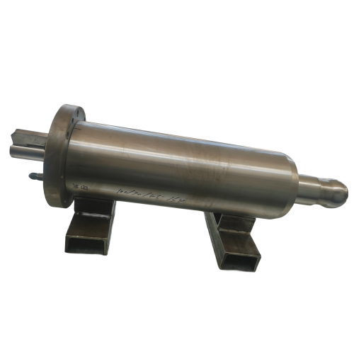 Adjustable angle hydraulic cylinder