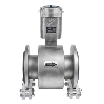 Commercial Battery-Powered Electromagnetic Flow Meter with DMA, AMR/AMI, and Data Logging Compatibility