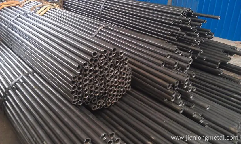 Low Alloy Pipeline Round High Precision Bright Customized