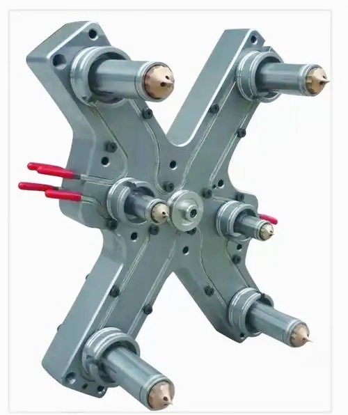Hot runner system for plastic molds