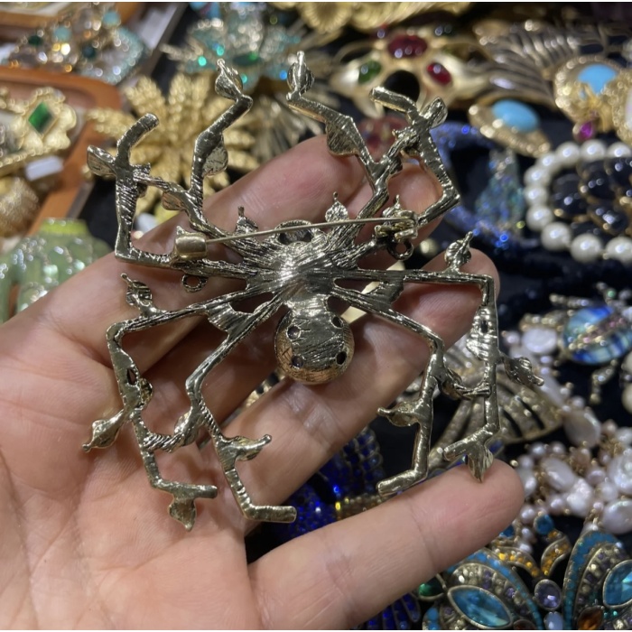 Vintage requintadamente criado e pesado aranha broche