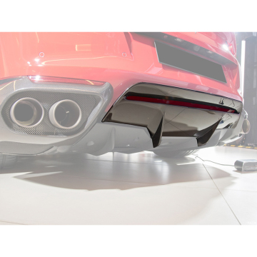Labio central trasero de fibra de carbono seca estilo OEM para 812 GTS superfastes