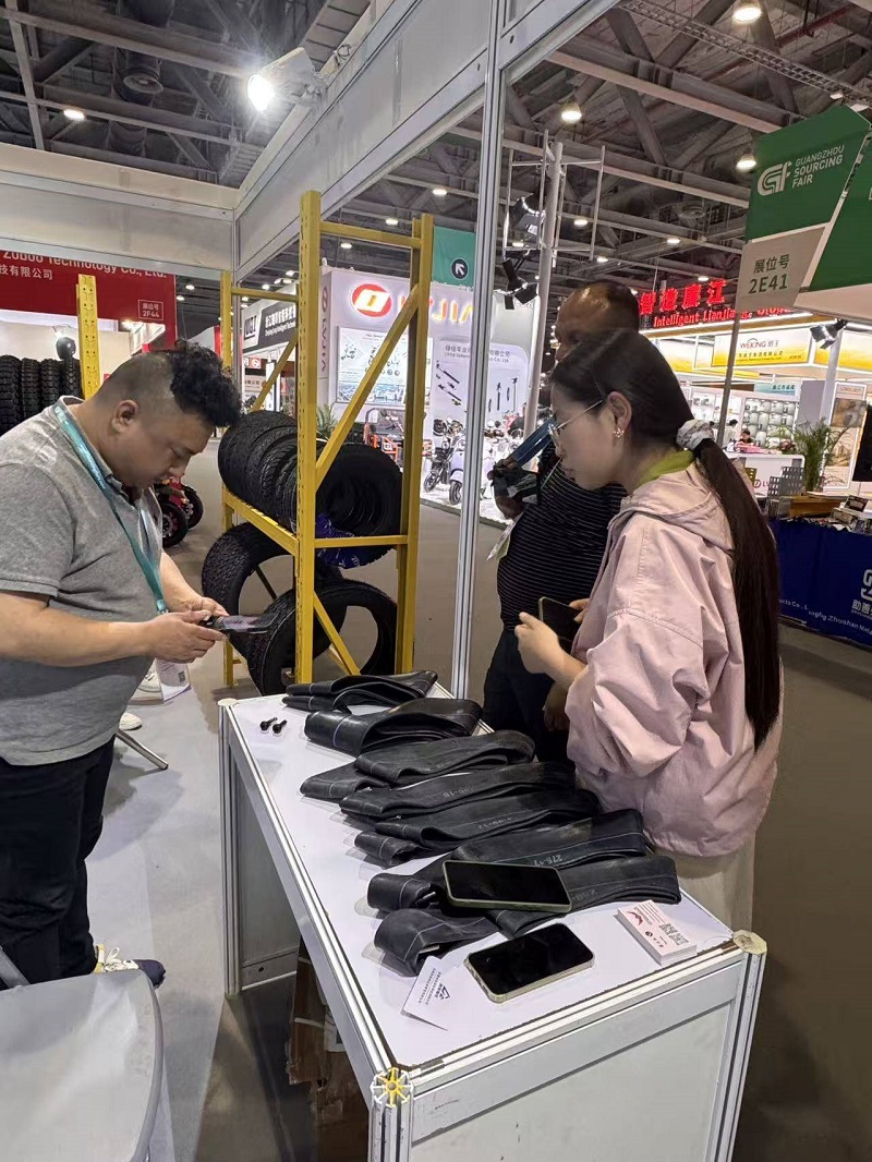Canton Fair Sees a Surge in Orders! International Buyers Compete with Cash for Rislife KUMA Tires
