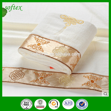 100% cotton bath towel with cloth border and embroidery