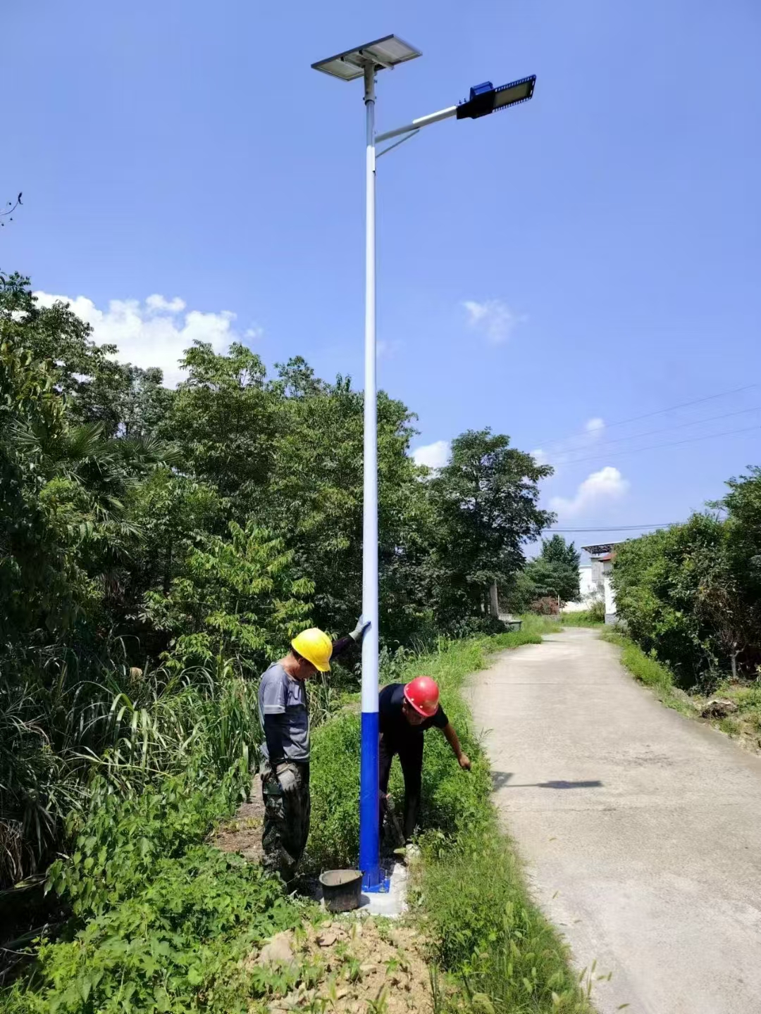 Efficient Wall Mounted Solar Lighting System