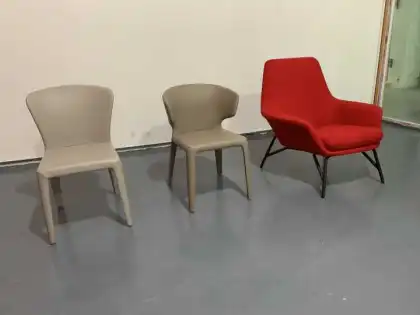 367 / 369 Hola chair in leather