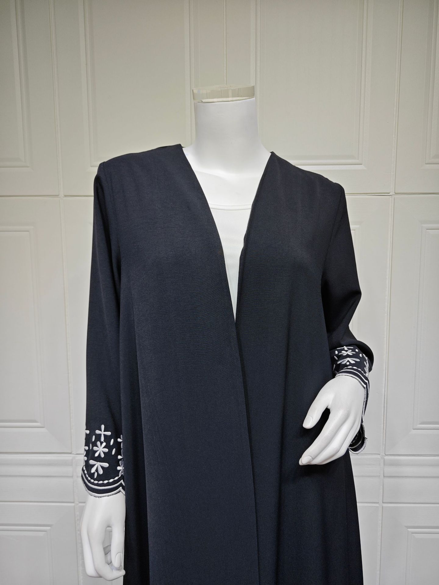 Black Abaya Hijab Set with White Floral Embroidery MQ258 (4)